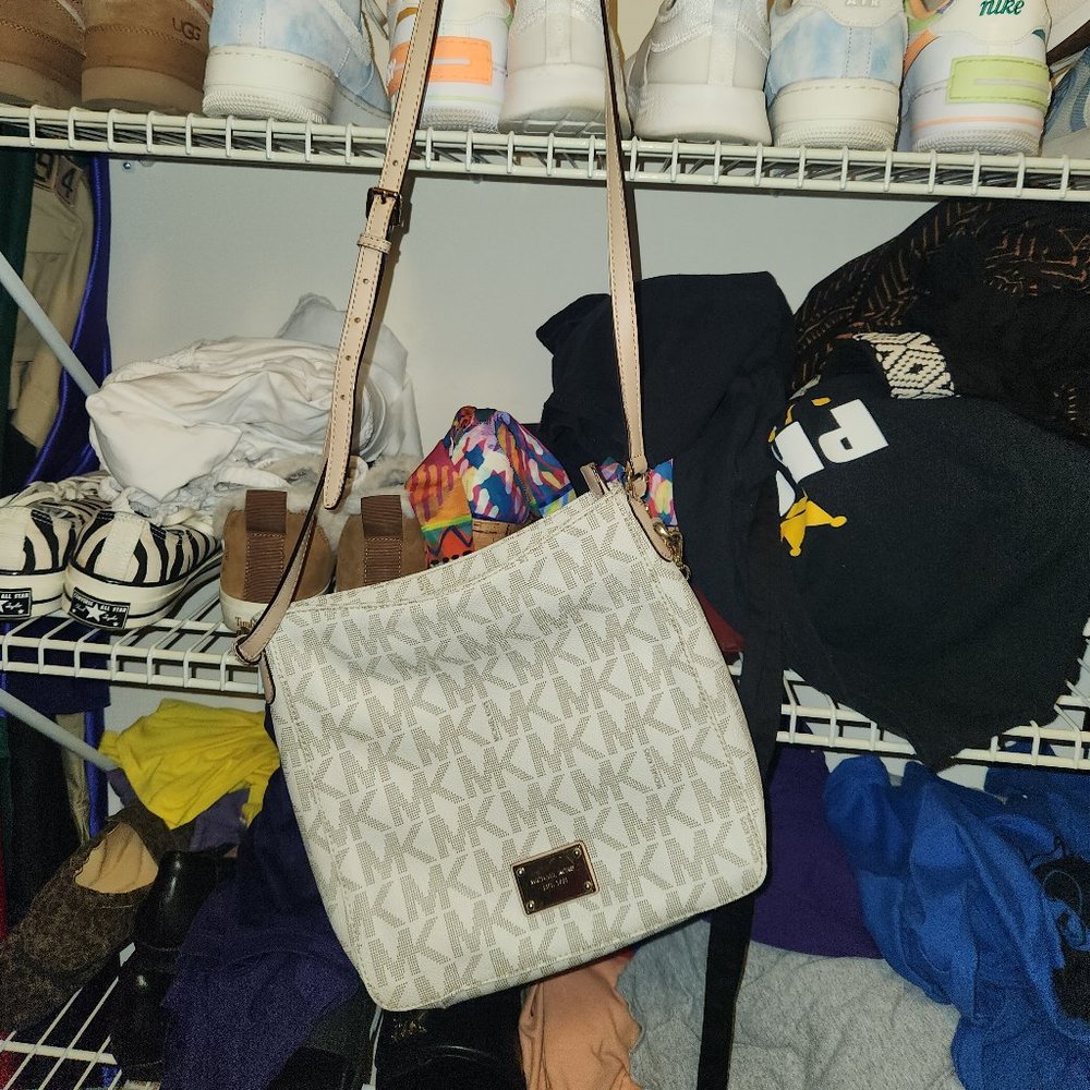 MK Cross body